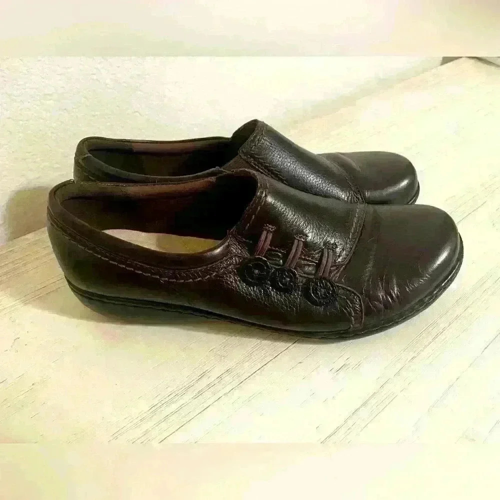 Clarks Women's Brown Ashland Effie Slip-On Loafer - Size 10, Comfortable